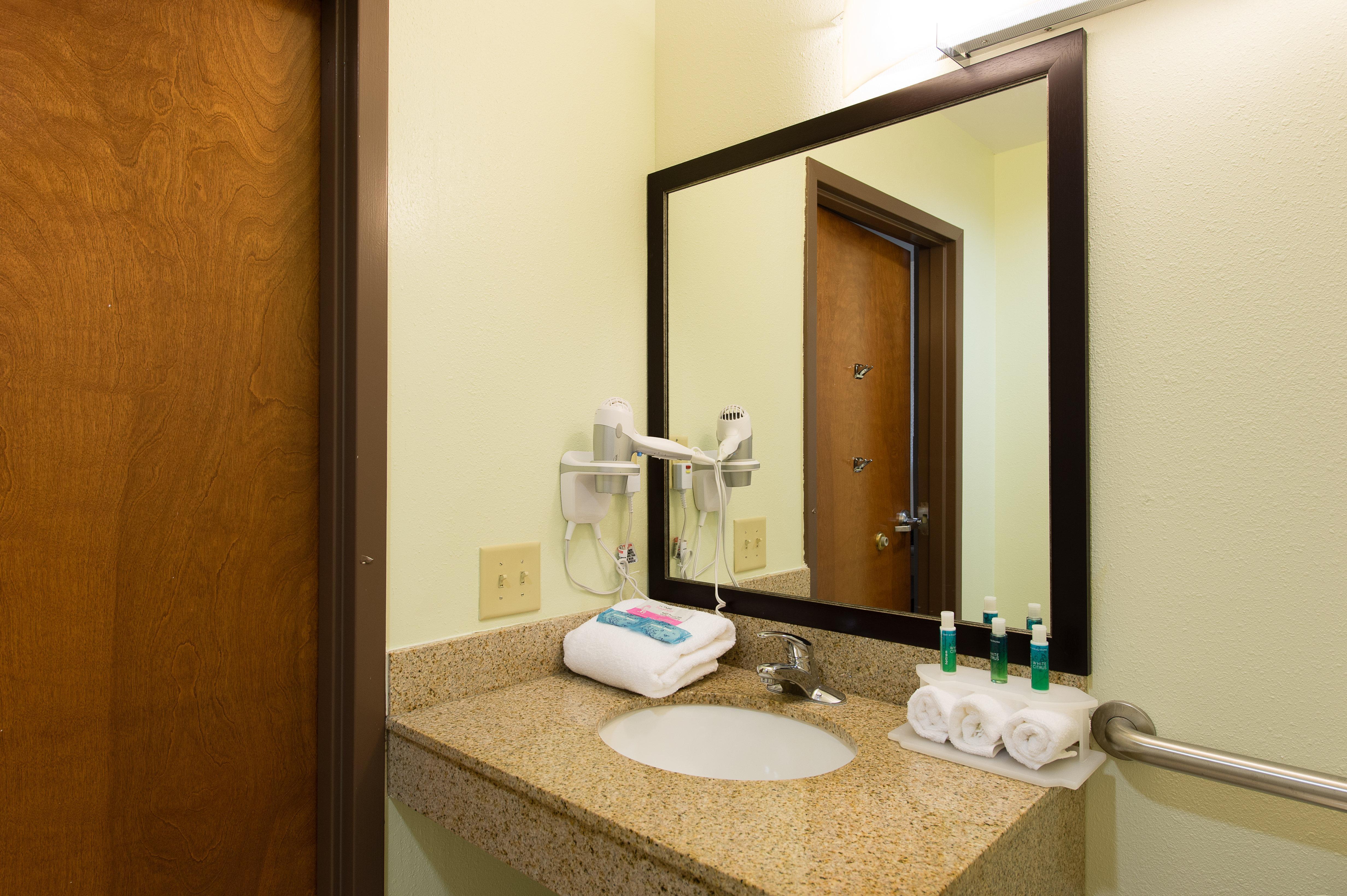 Holiday Inn Express & Suites Walterboro By Ihg Bagian luar foto