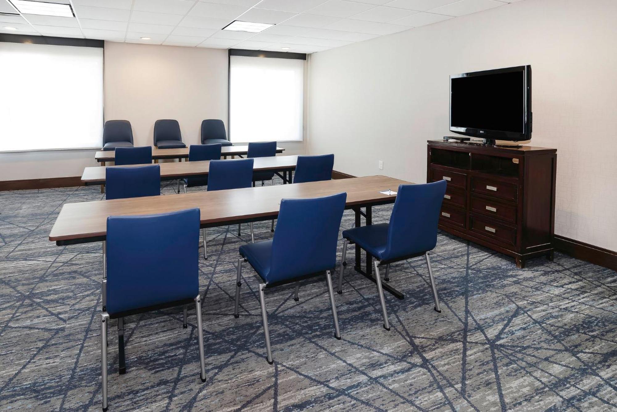 Holiday Inn Express & Suites Walterboro By Ihg Bagian luar foto
